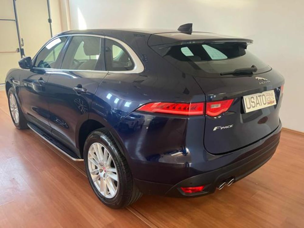 Jaguar F-Pace usata a Lucca (4)