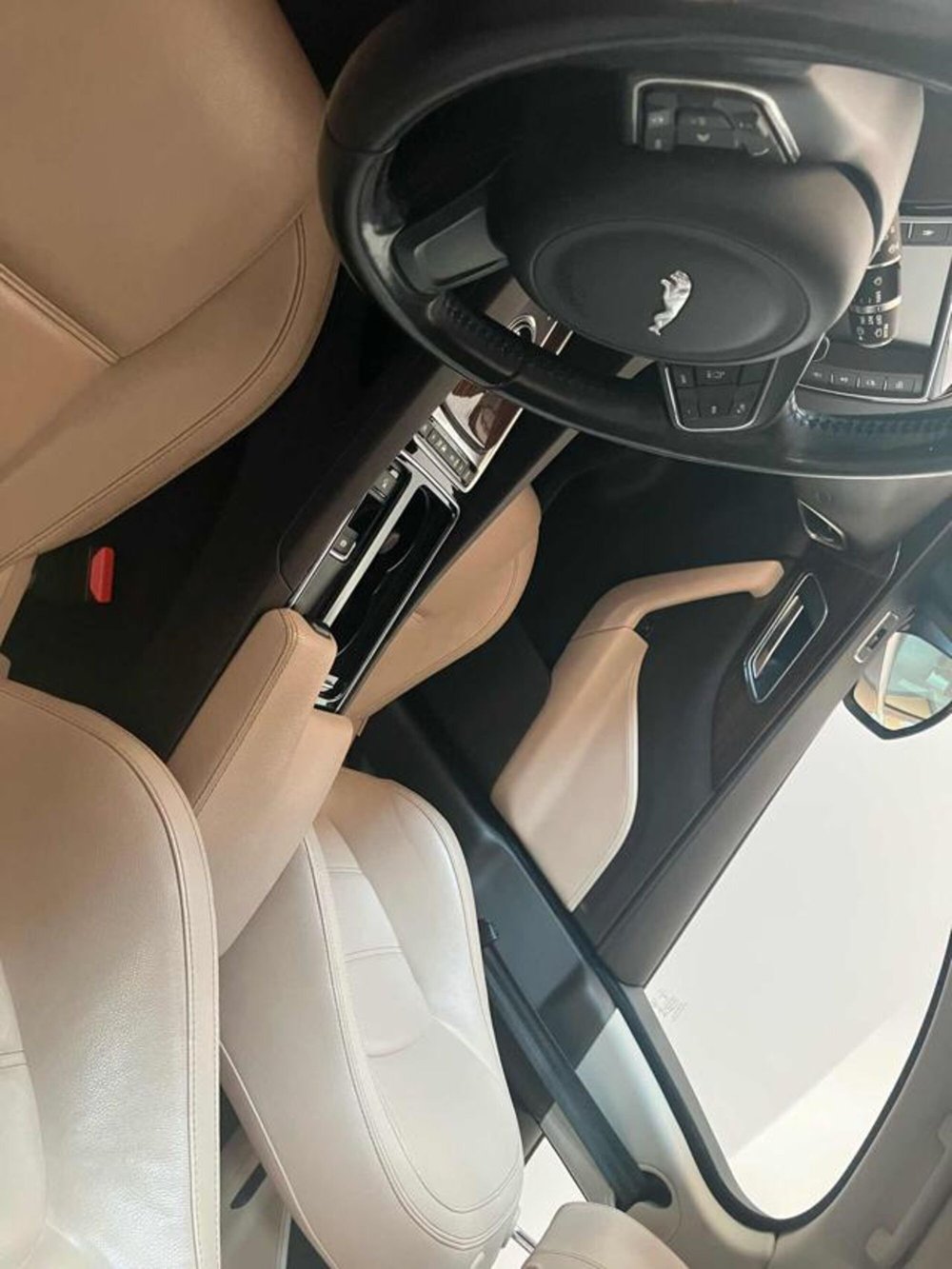 Jaguar F-Pace usata a Lucca (5)