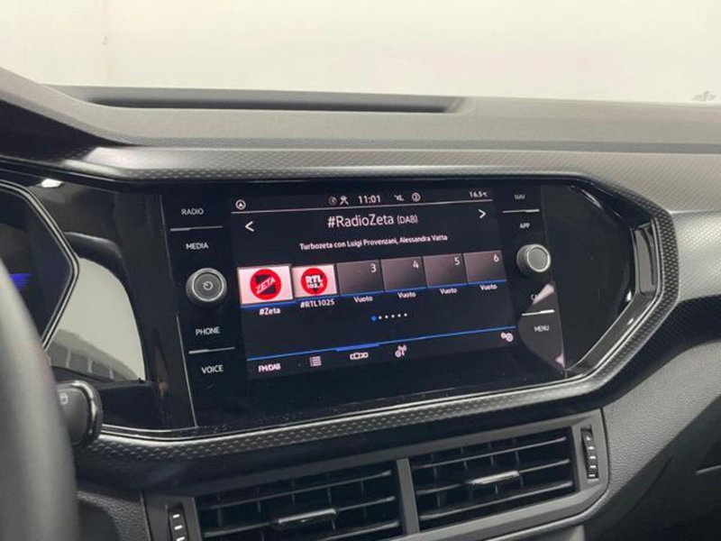 Volkswagen T-Cross usata a Como (13)