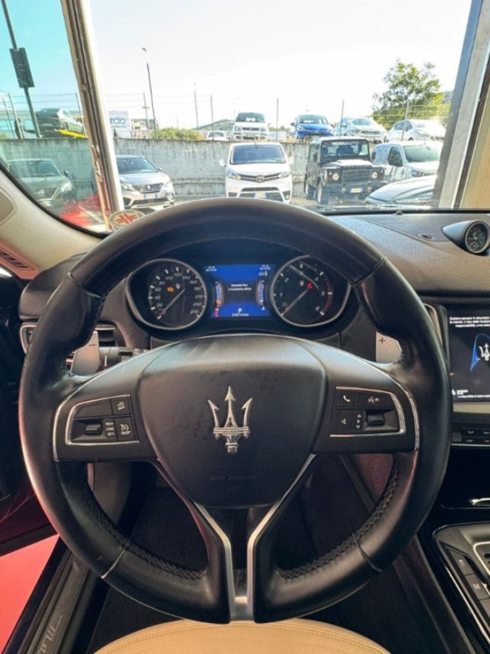 Maserati Levante usata a Sassari (8)