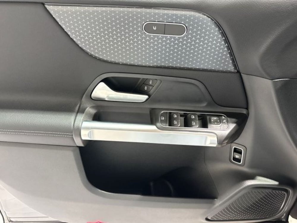 Mercedes-Benz GLB nuova a Bologna (10)