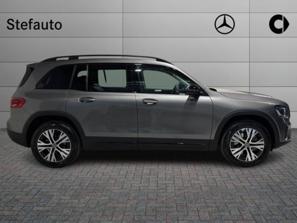 Mercedes-Benz GLB nuova a Bologna (2)