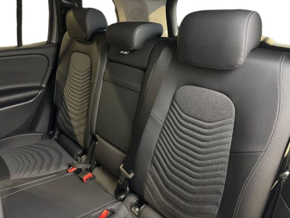 Mercedes-Benz GLB nuova a Bologna (9)