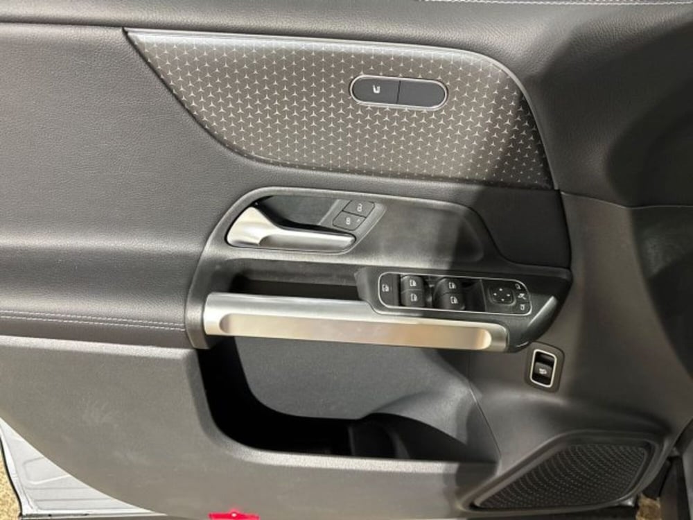 Mercedes-Benz GLB nuova a Bologna (10)