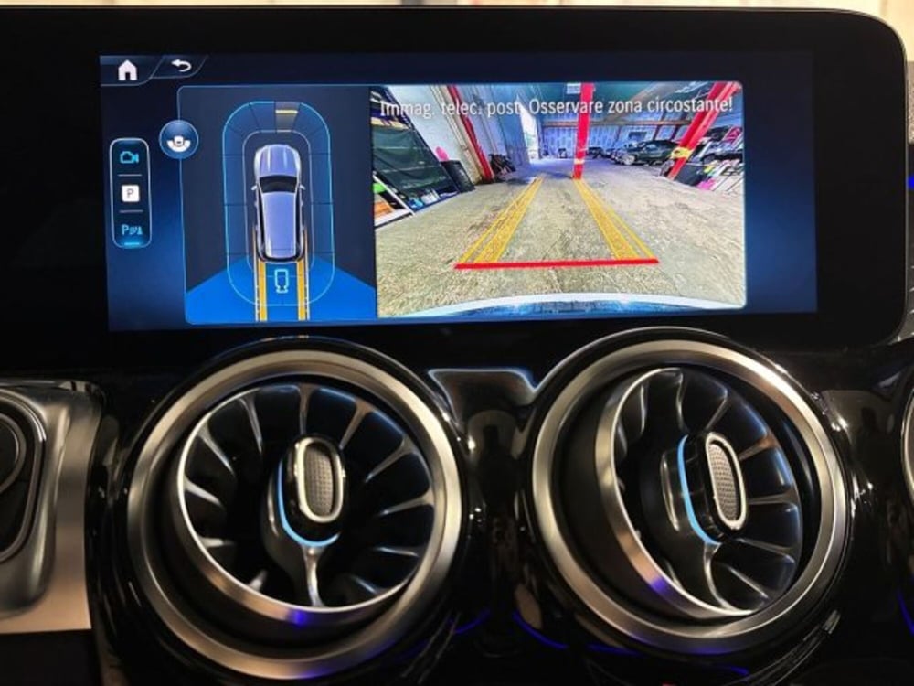 Mercedes-Benz GLB nuova a Bologna (12)