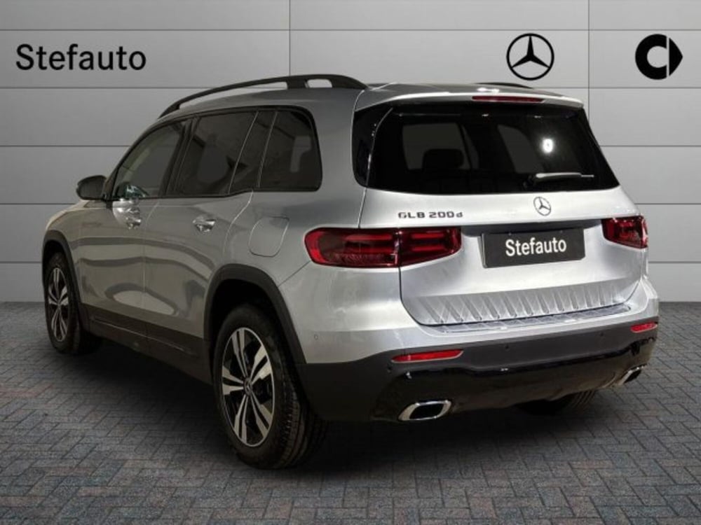Mercedes-Benz GLB nuova a Bologna (5)