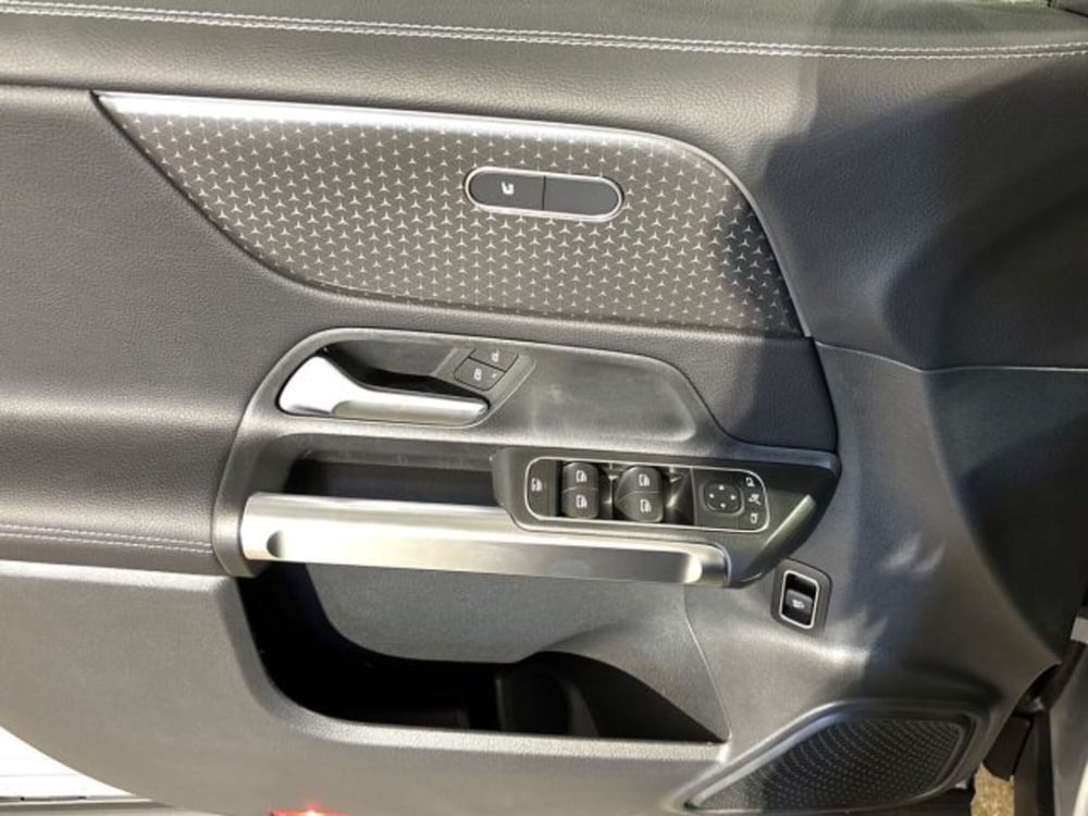 Mercedes-Benz GLB nuova a Bologna (10)