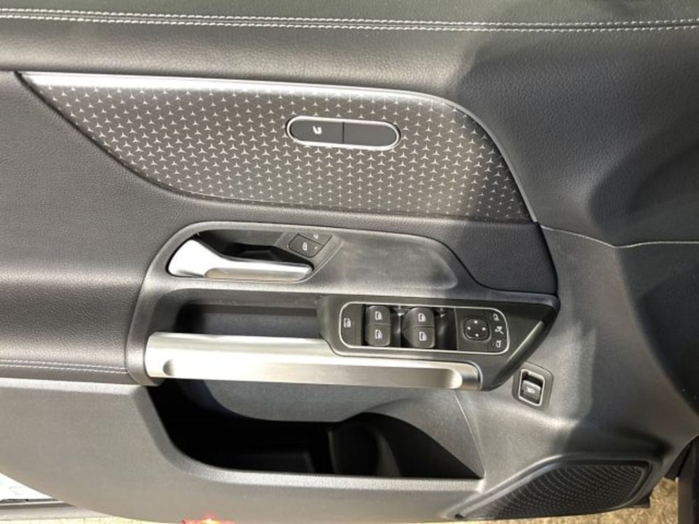 Mercedes-Benz GLB nuova a Bologna (10)