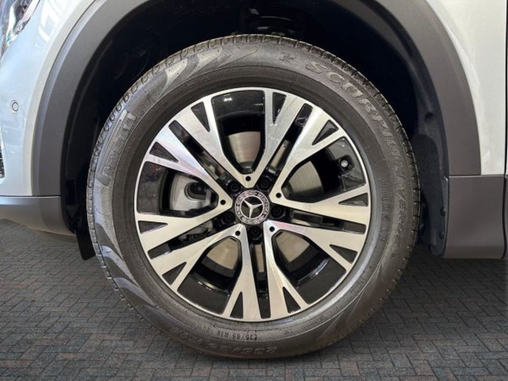 Mercedes-Benz GLB nuova a Bologna (8)