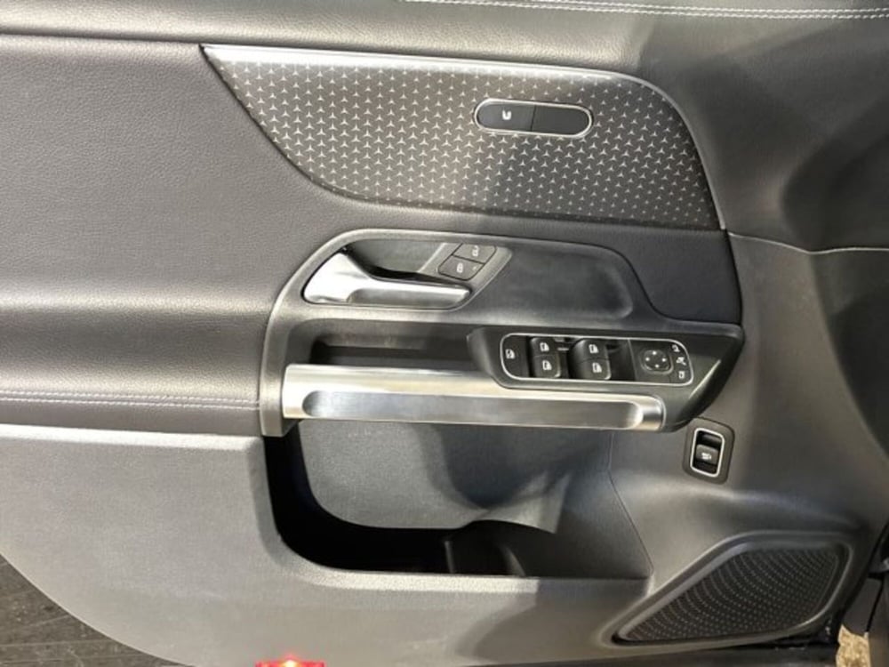 Mercedes-Benz GLB nuova a Bologna (10)