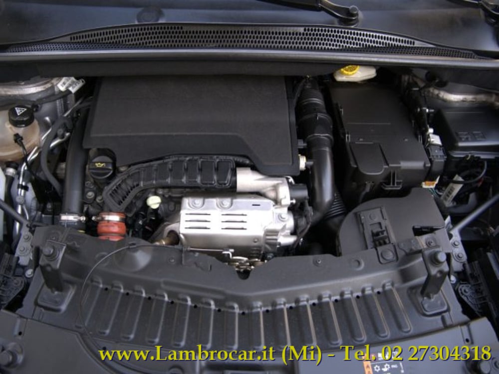 Opel Crossland X usata a Milano (18)