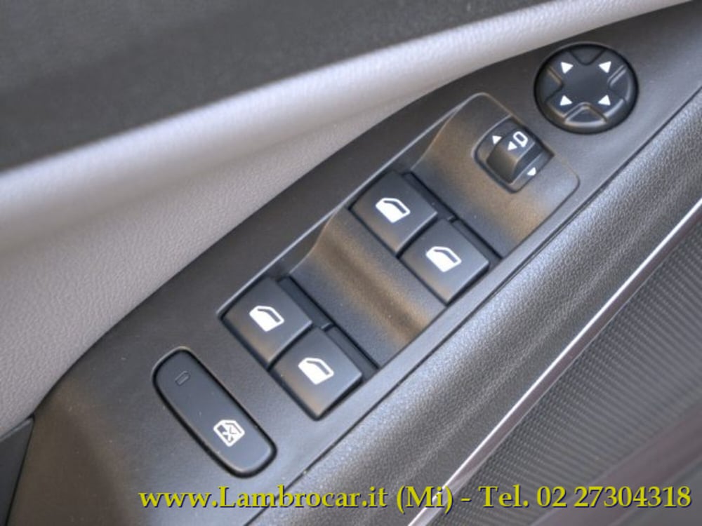 Opel Crossland X usata a Milano (19)