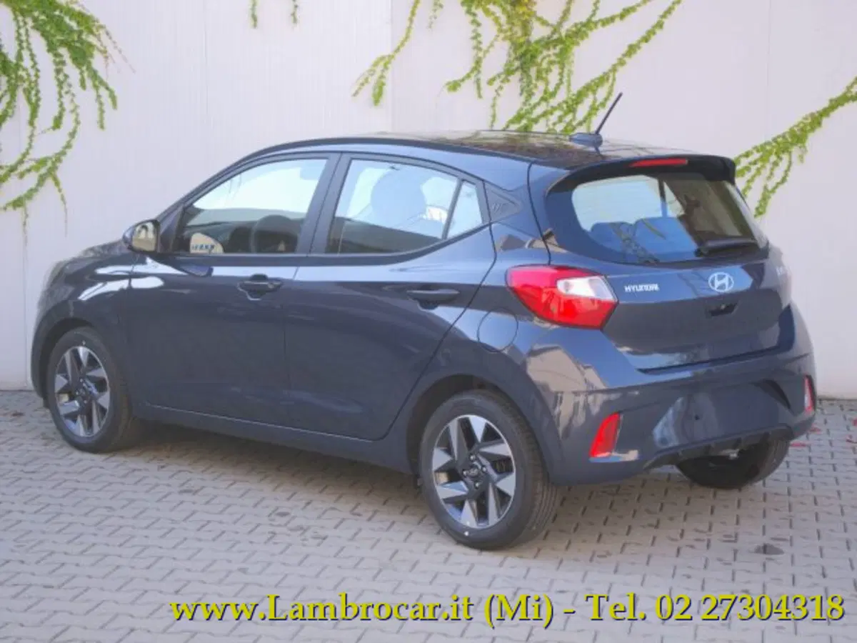 Hyundai i10 nuova a Milano (15)