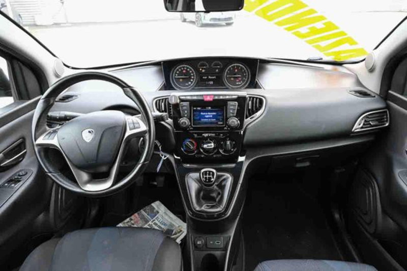 Lancia Ypsilon usata a Torino (11)