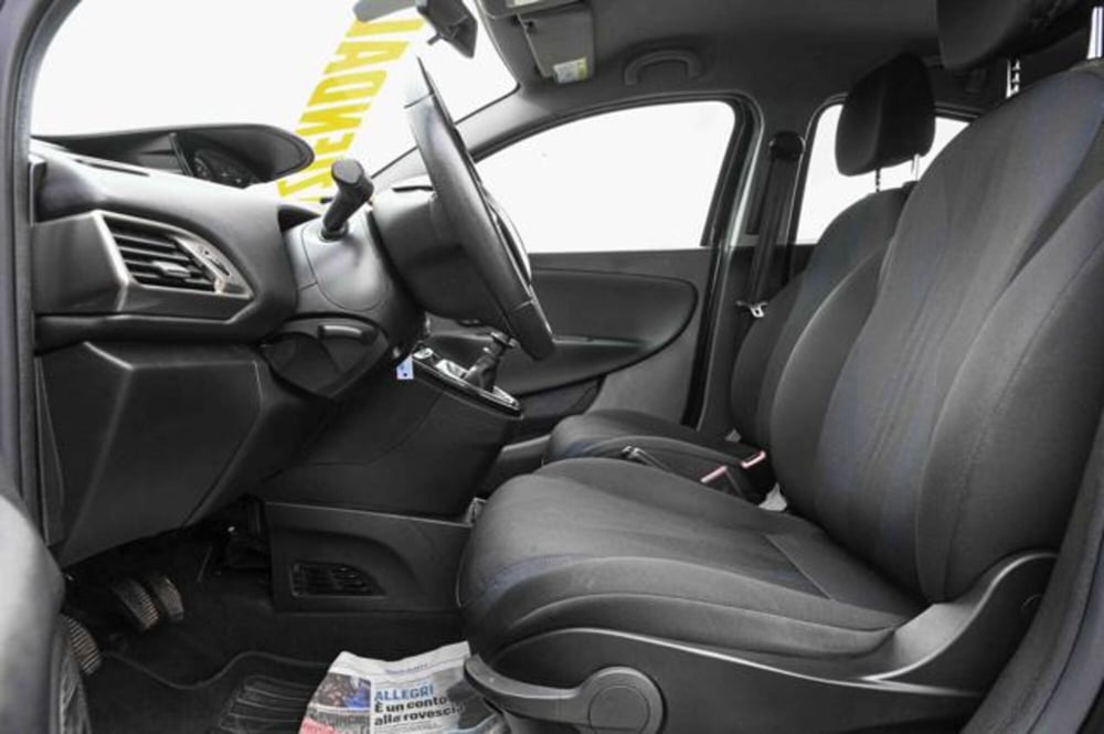 Lancia Ypsilon usata a Torino (13)