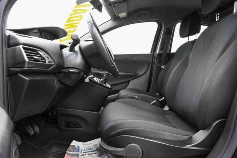 Lancia Ypsilon usata a Torino (13)