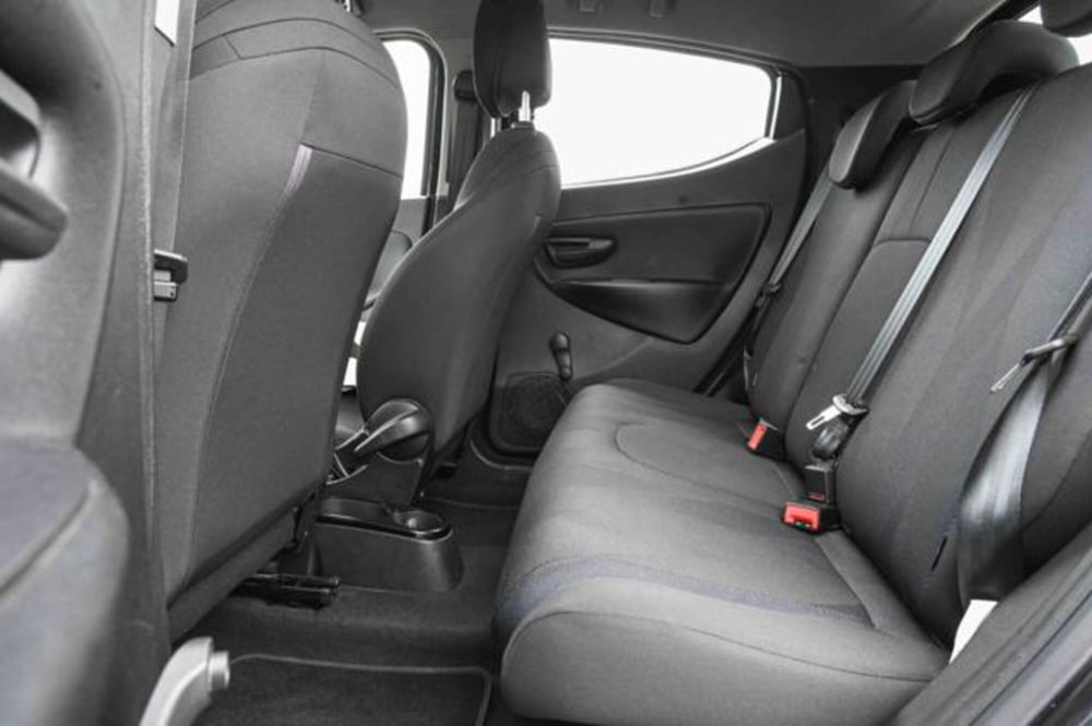 Lancia Ypsilon usata a Torino (15)
