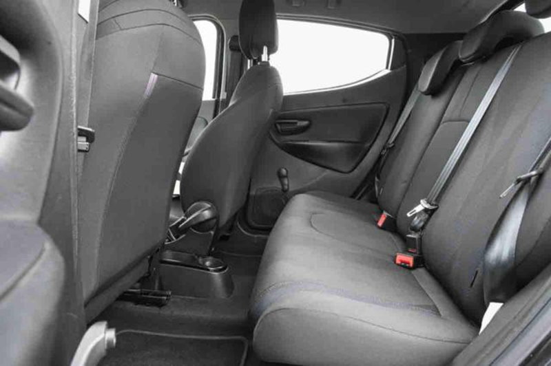 Lancia Ypsilon usata a Torino (15)