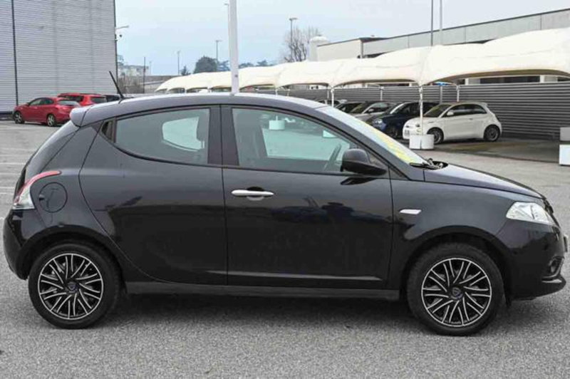Lancia Ypsilon usata a Torino (4)