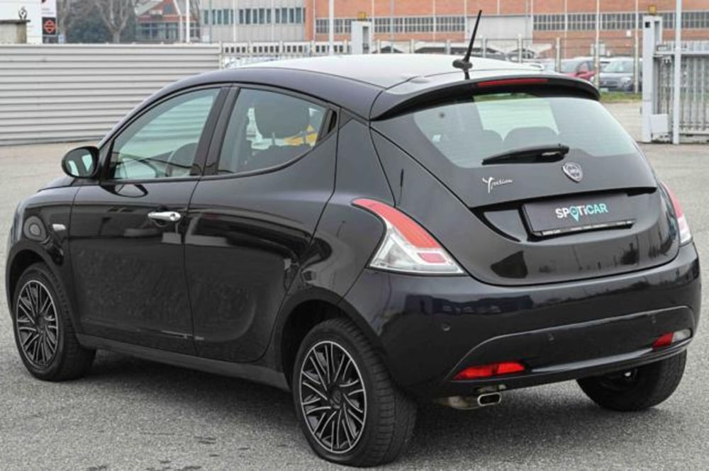 Lancia Ypsilon usata a Torino (7)