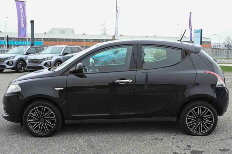 Lancia Ypsilon usata a Torino (8)
