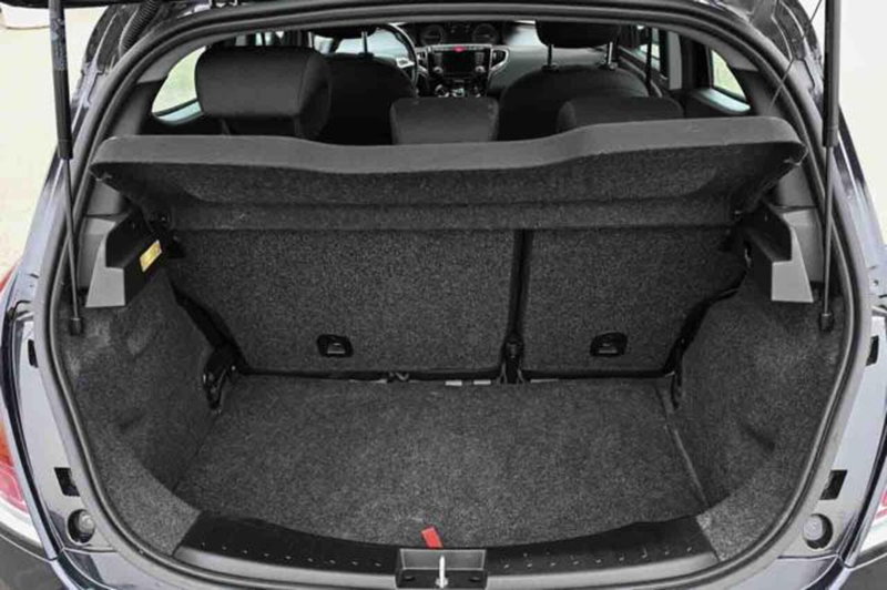 Lancia Ypsilon usata a Torino (9)