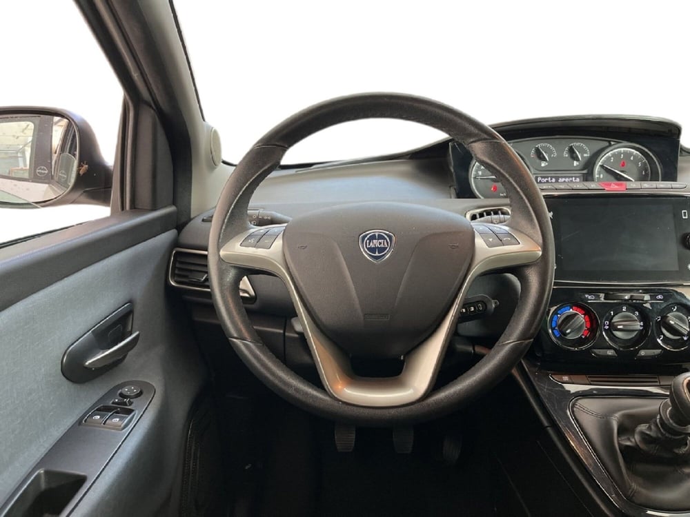 Lancia Ypsilon usata a Torino (11)