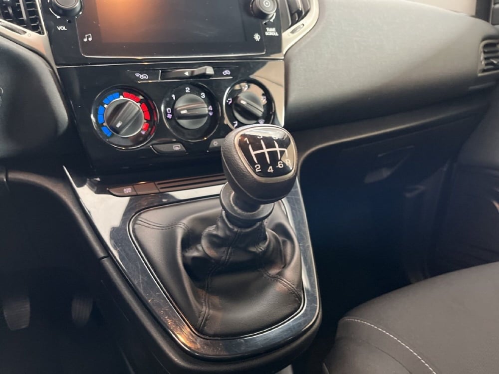 Lancia Ypsilon usata a Torino (12)
