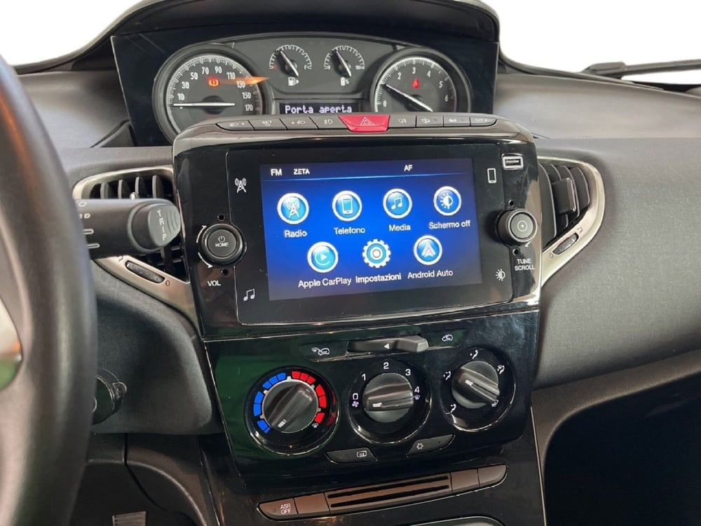 Lancia Ypsilon usata a Torino (13)