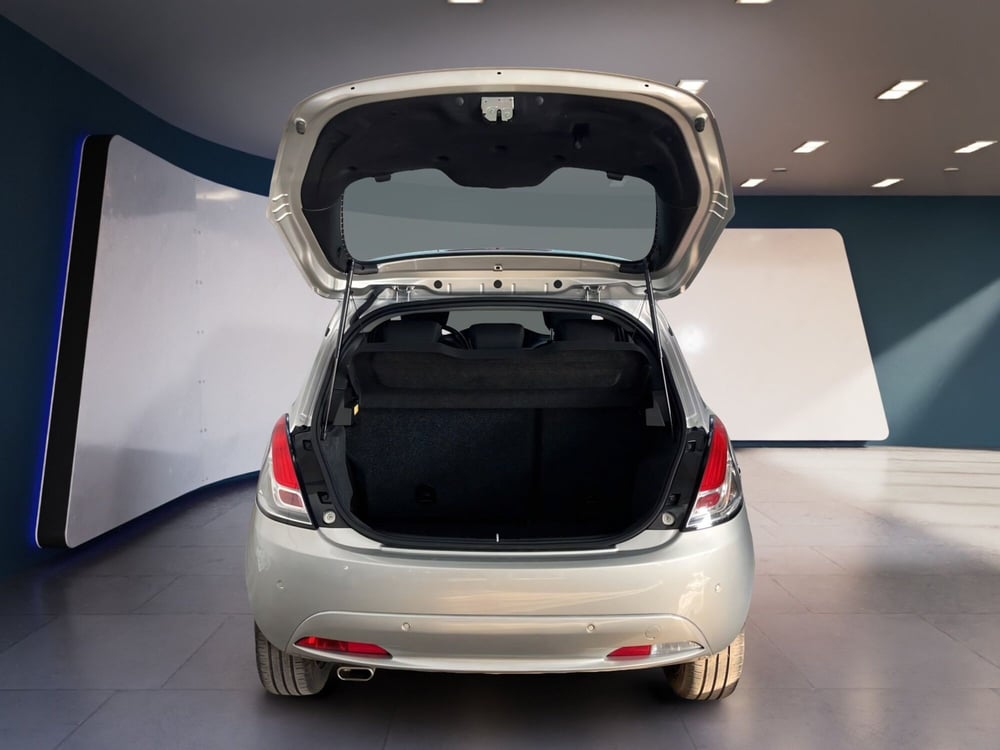 Lancia Ypsilon usata a Torino (7)