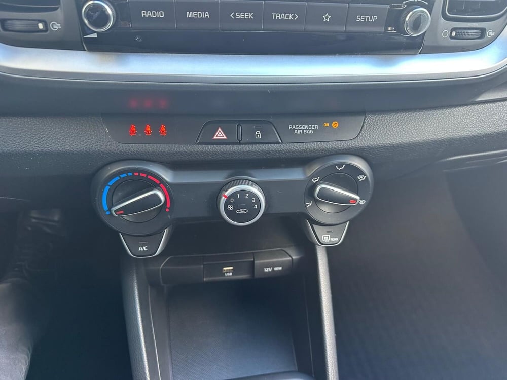 Kia Stonic usata a Napoli (15)