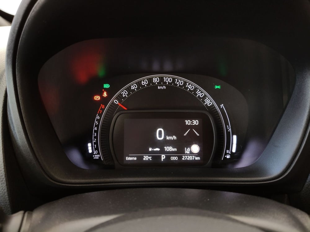 Toyota Aygo X usata a Roma (17)