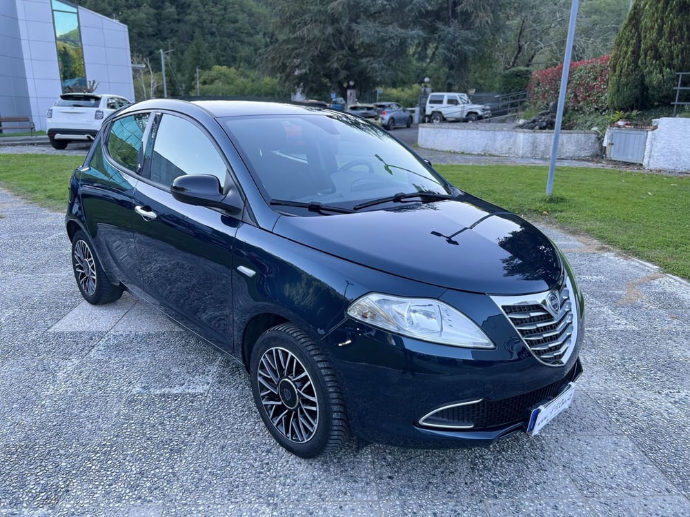 Lancia Ypsilon usata a La Spezia