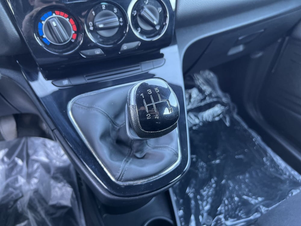 Lancia Ypsilon usata a La Spezia (14)