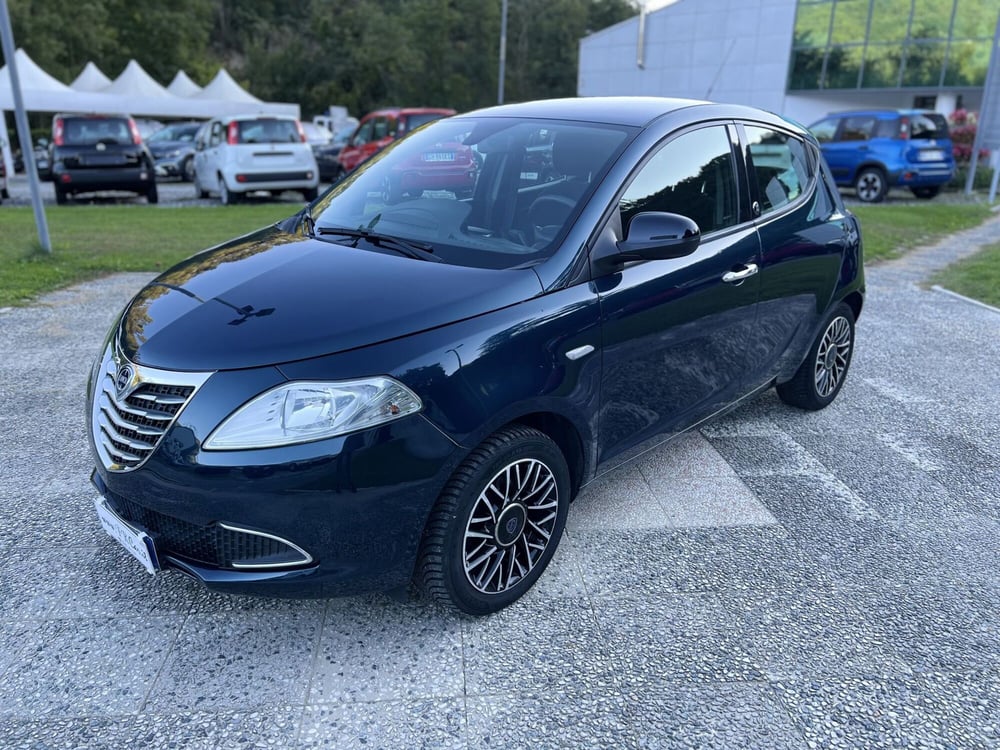 Lancia Ypsilon usata a La Spezia (3)