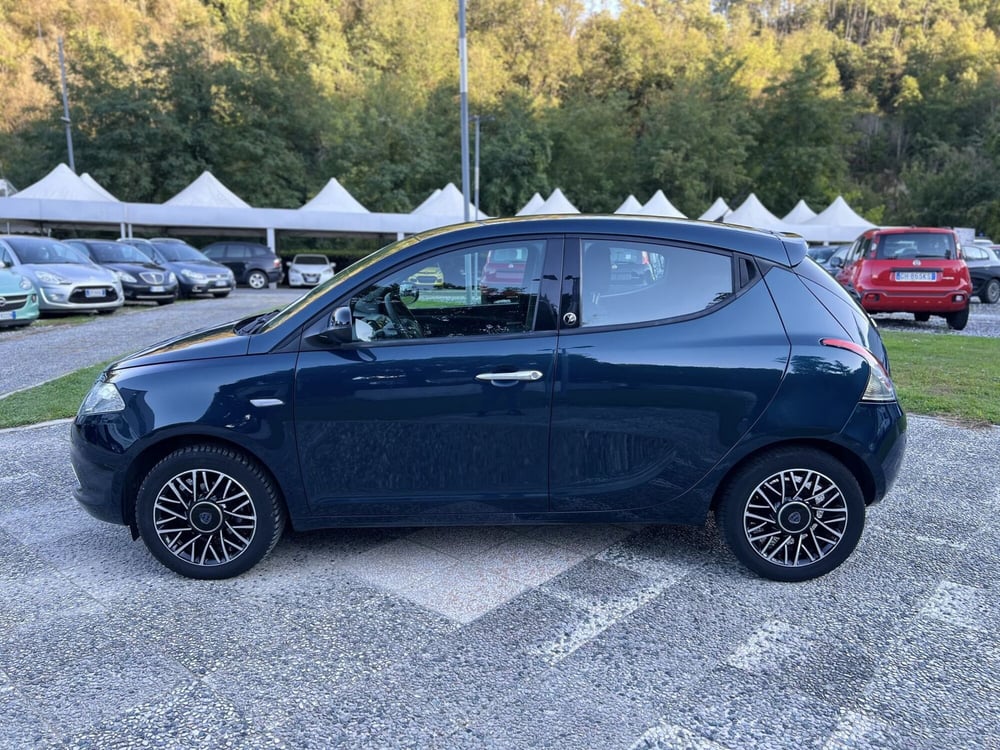 Lancia Ypsilon usata a La Spezia (4)