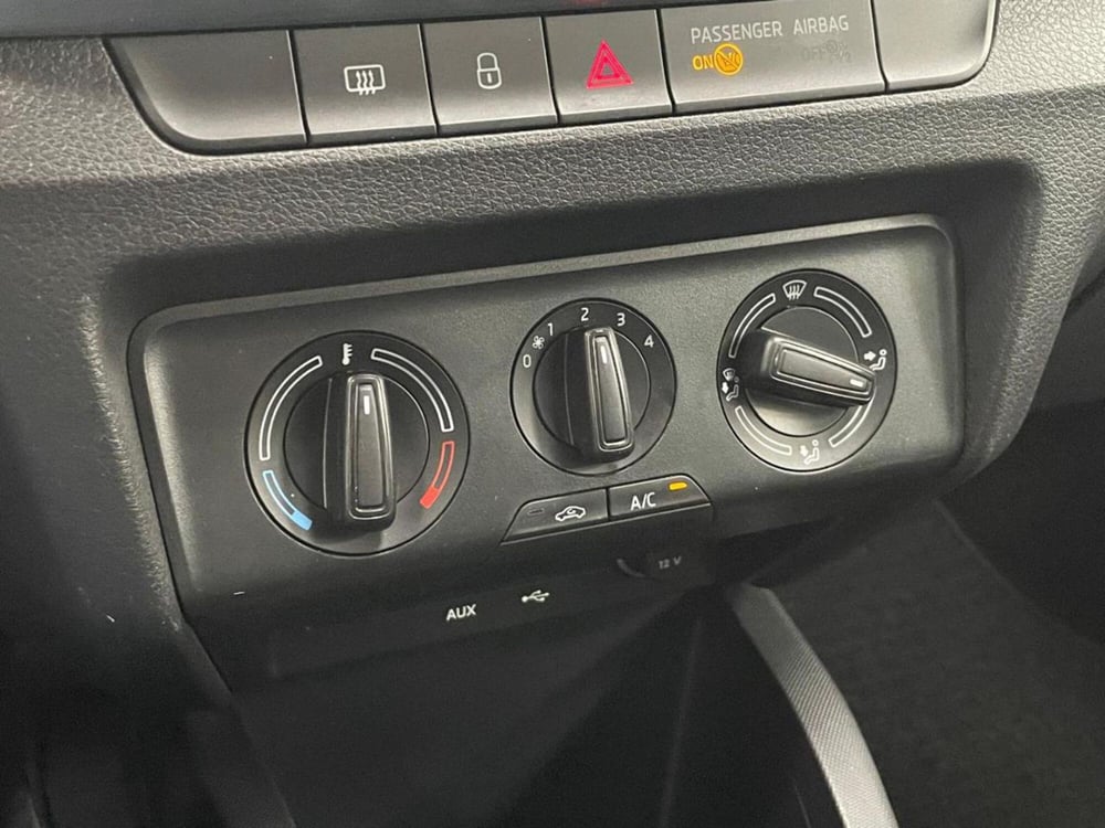 Skoda Fabia usata a Como (19)