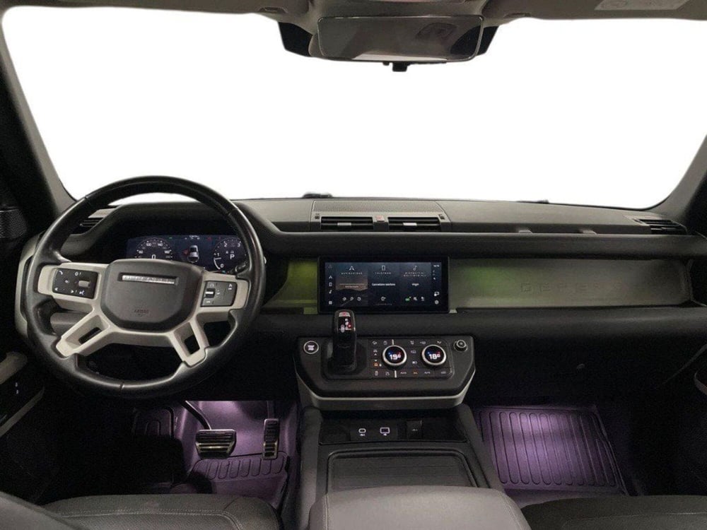 Land Rover Defender usata a Macerata (10)