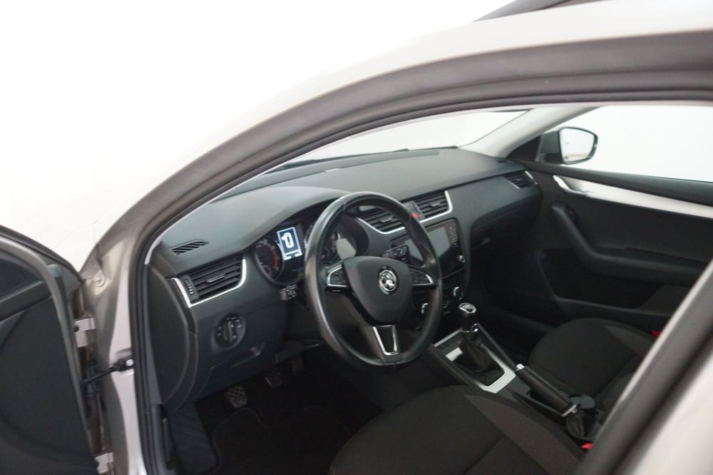 Skoda Octavia Station Wagon usata a Torino (10)