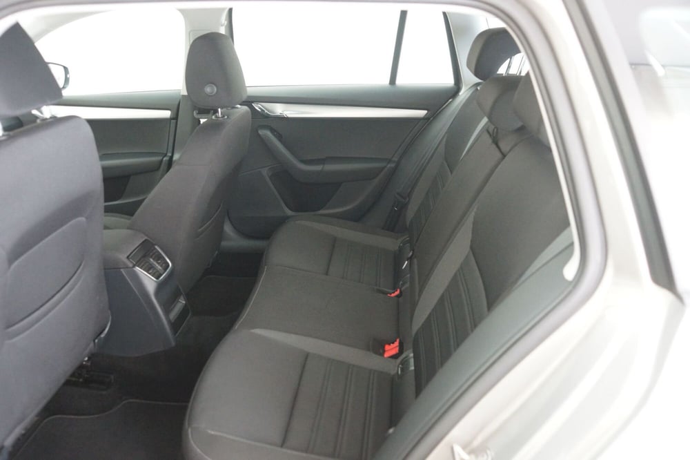 Skoda Octavia Station Wagon usata a Torino (8)