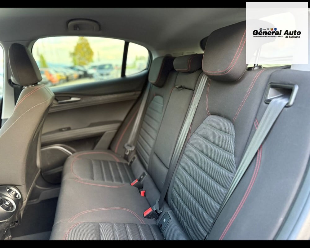 Alfa Romeo Stelvio usata a Lucca (11)