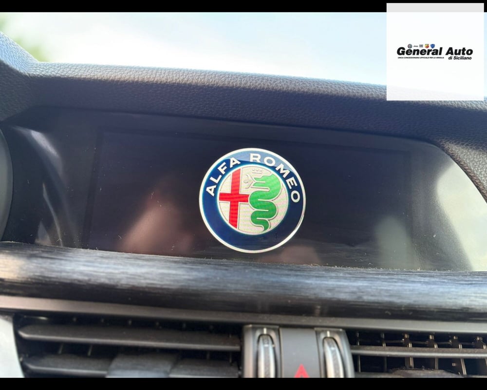 Alfa Romeo Stelvio usata a Lucca (13)
