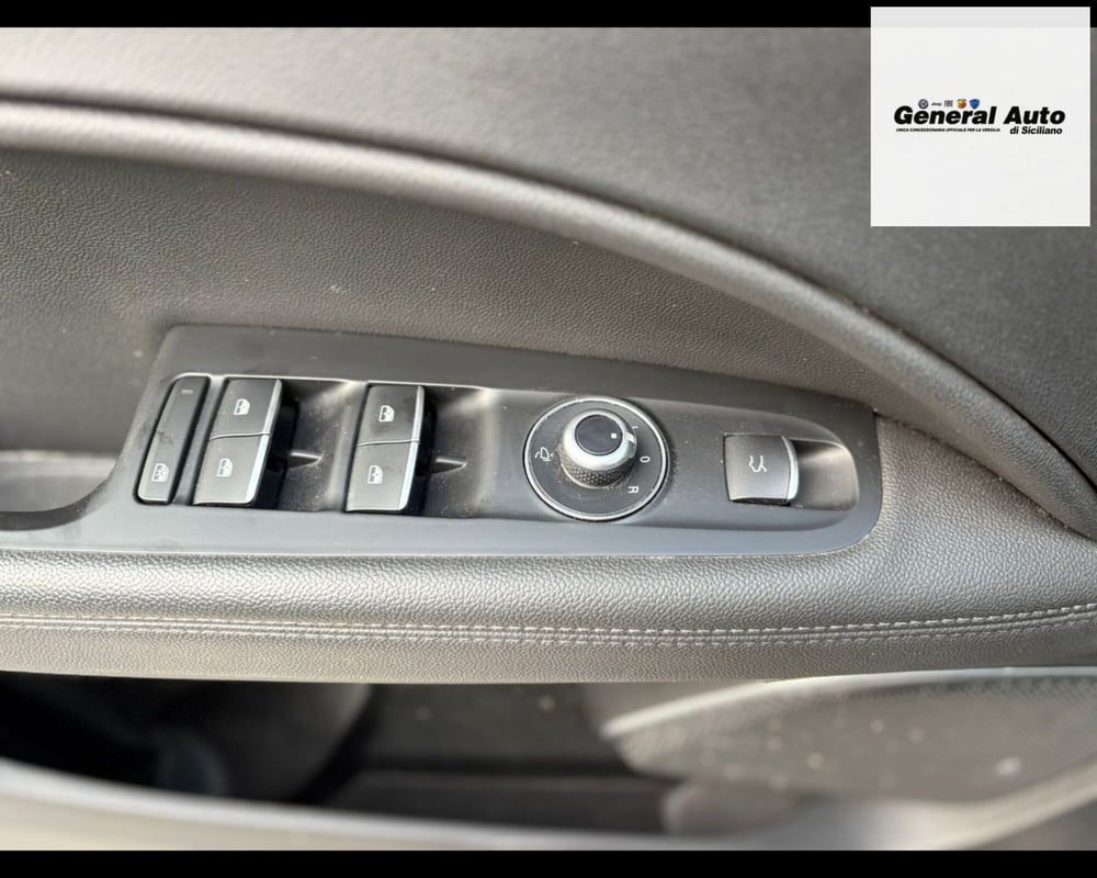 Alfa Romeo Stelvio usata a Lucca (18)