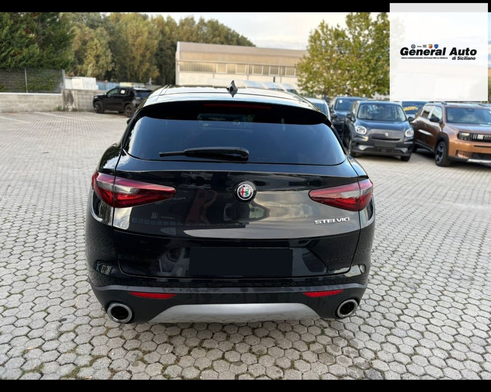 Alfa Romeo Stelvio usata a Lucca (6)