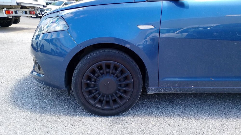 Lancia Ypsilon usata a Salerno (12)