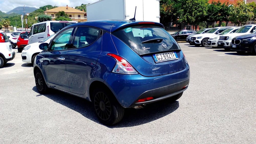 Lancia Ypsilon usata a Salerno (4)