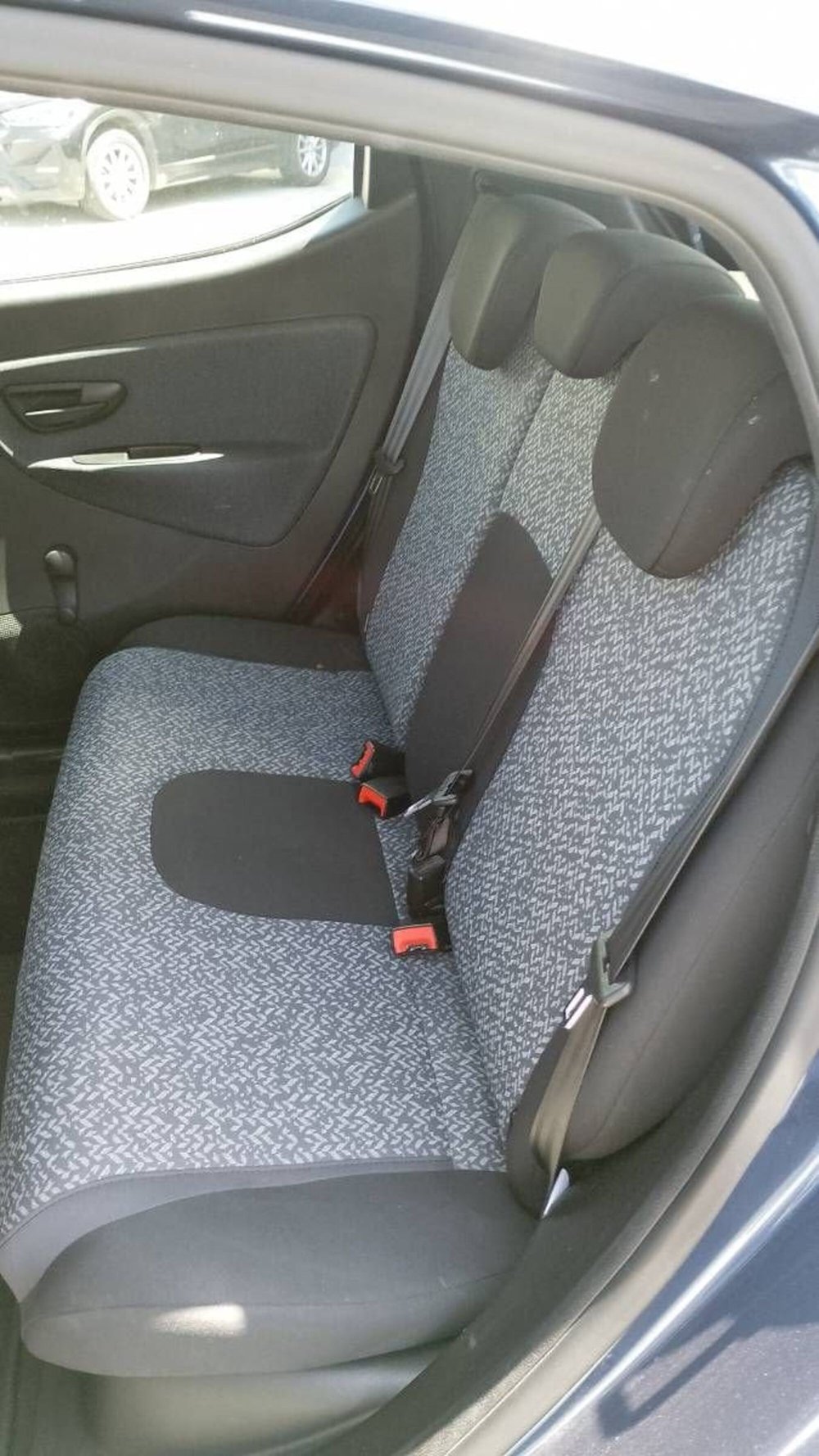 Lancia Ypsilon usata a Salerno (7)