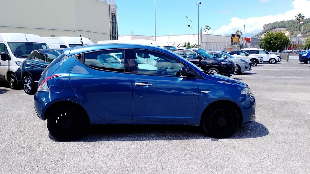 Lancia Ypsilon usata a Salerno (9)