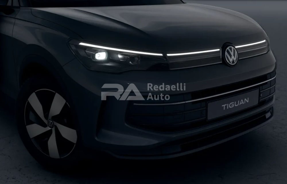 Volkswagen Tiguan nuova a Lecco (4)