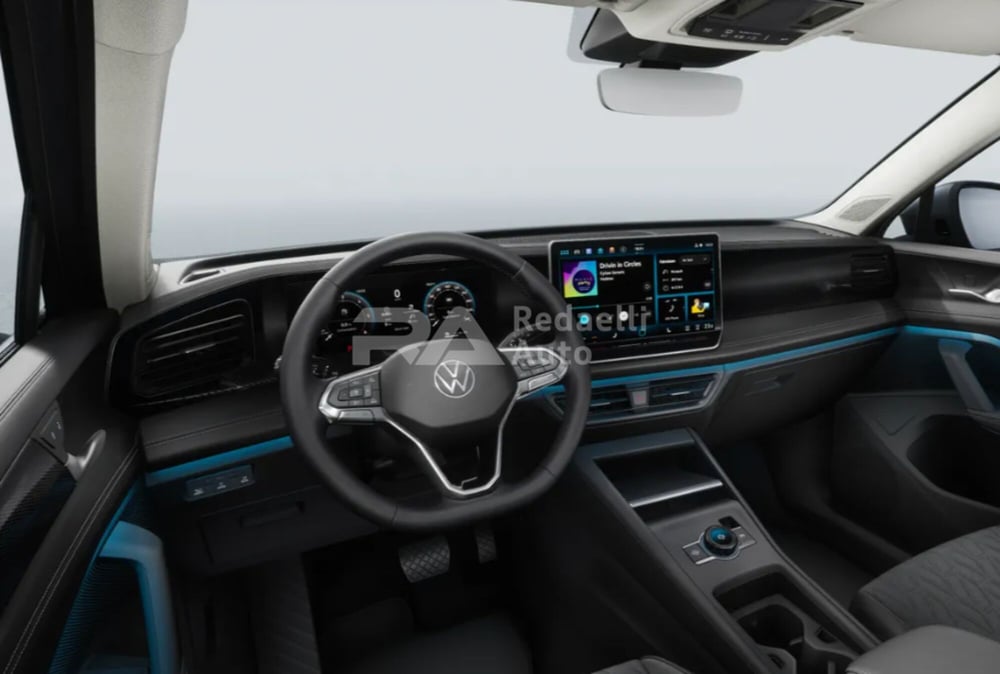 Volkswagen Tiguan nuova a Lecco (5)